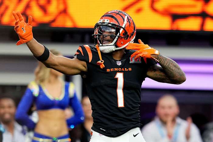 Cincinnati Bengals wide receiver Ja'Marr Chase (1) celebrates a catch in the 1st quarter during Super Bowl 56, Sunday, Feb. 13, 2022, at SoFi Stadium in Inglewood, Calif. Nfl Super Bowl 56 Los Angeles Rams Vs Cincinnati Bengals Feb 13 2022 582622